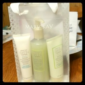 👐🏼Mary Kay Satin Hands pampering set👐🏼